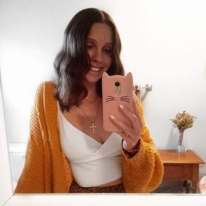 Meet your Posher, Abi